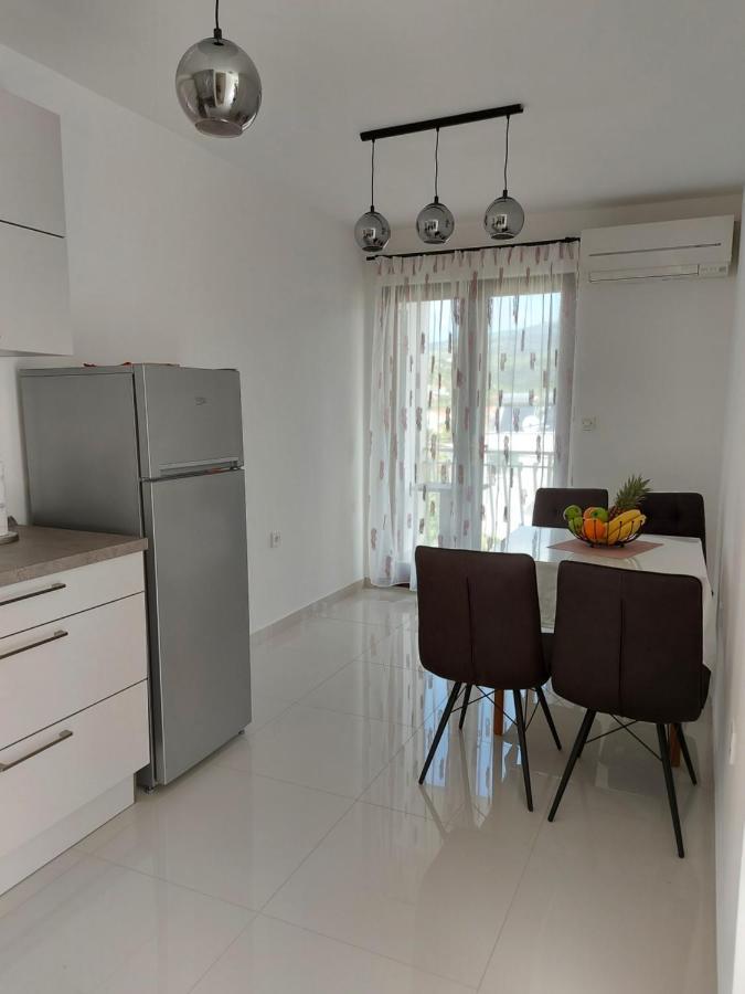 סגט ווראנייצה Apartmani I & J Seric מראה חיצוני תמונה