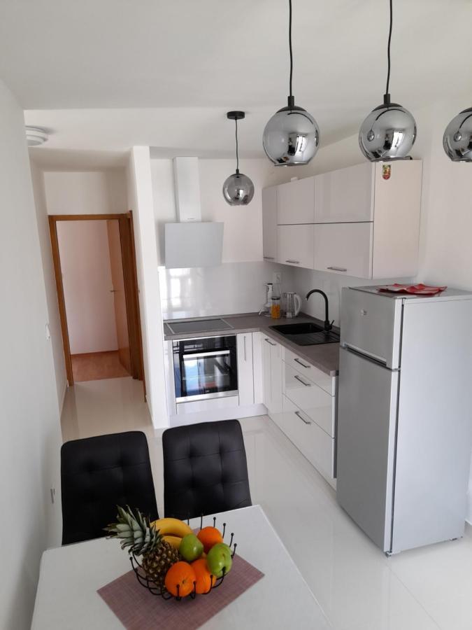 סגט ווראנייצה Apartmani I & J Seric מראה חיצוני תמונה