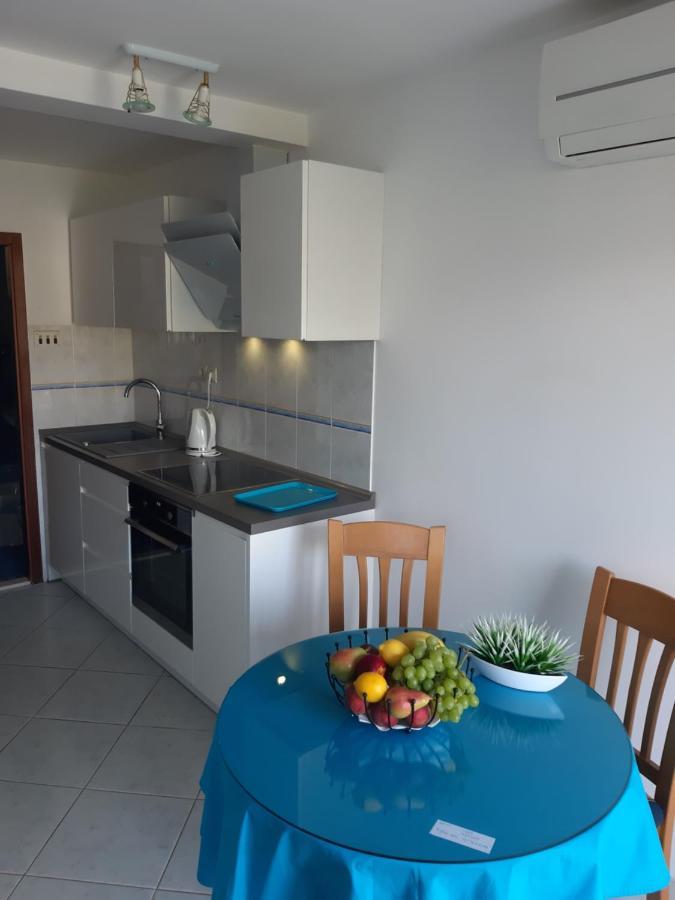 סגט ווראנייצה Apartmani I & J Seric מראה חיצוני תמונה
