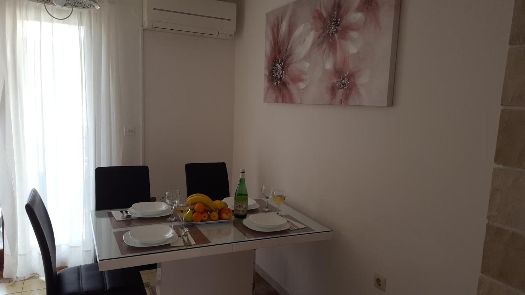 סגט ווראנייצה Apartmani I & J Seric מראה חיצוני תמונה