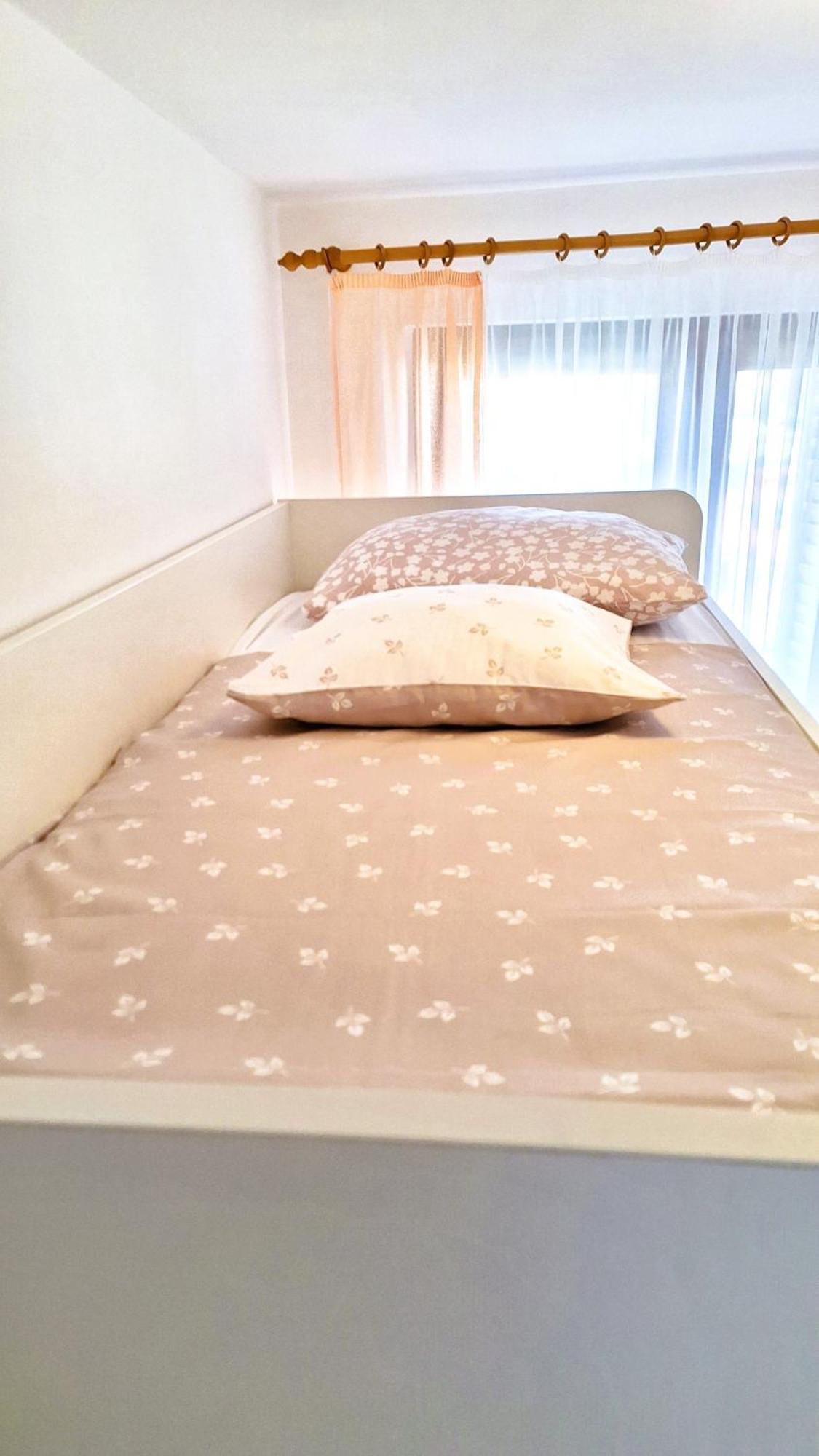 סגט ווראנייצה Apartmani I & J Seric מראה חיצוני תמונה