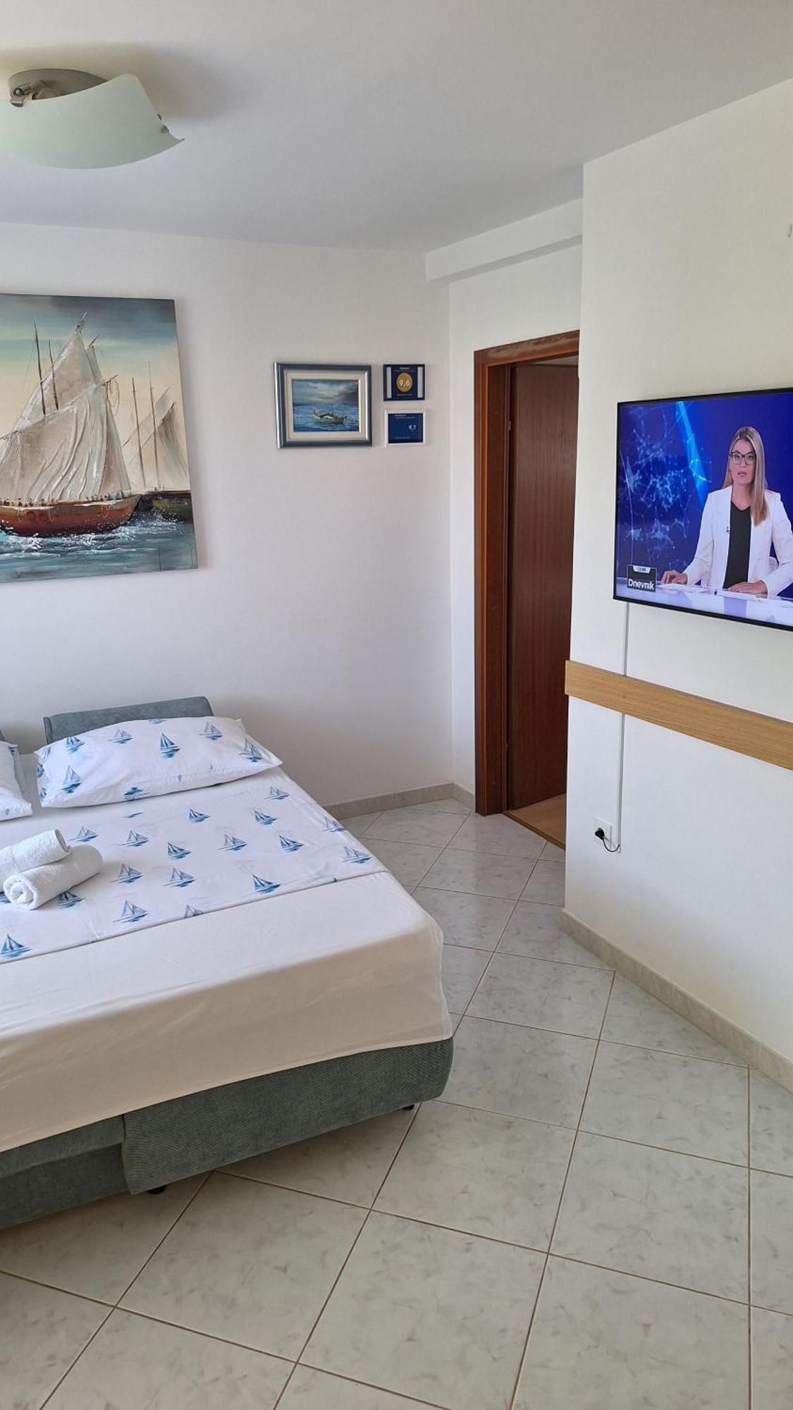 סגט ווראנייצה Apartmani I & J Seric מראה חיצוני תמונה
