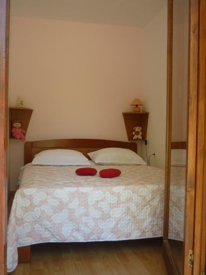 סגט ווראנייצה Apartmani I & J Seric מראה חיצוני תמונה