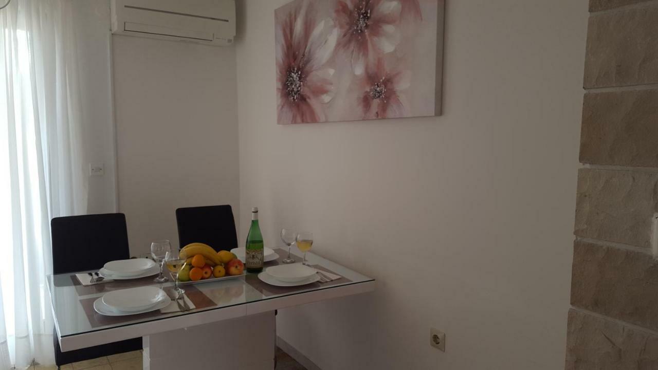 סגט ווראנייצה Apartmani I & J Seric מראה חיצוני תמונה