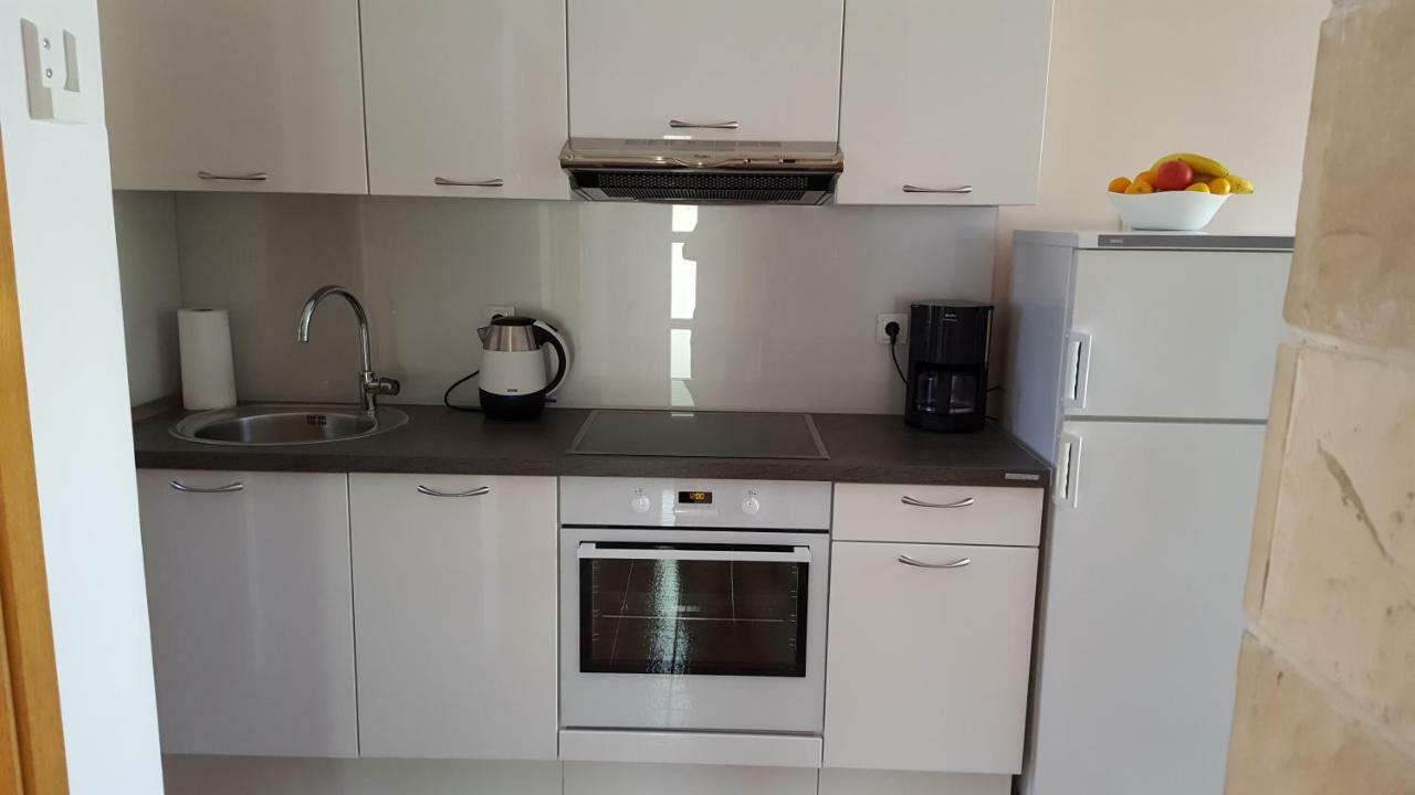 סגט ווראנייצה Apartmani I & J Seric מראה חיצוני תמונה