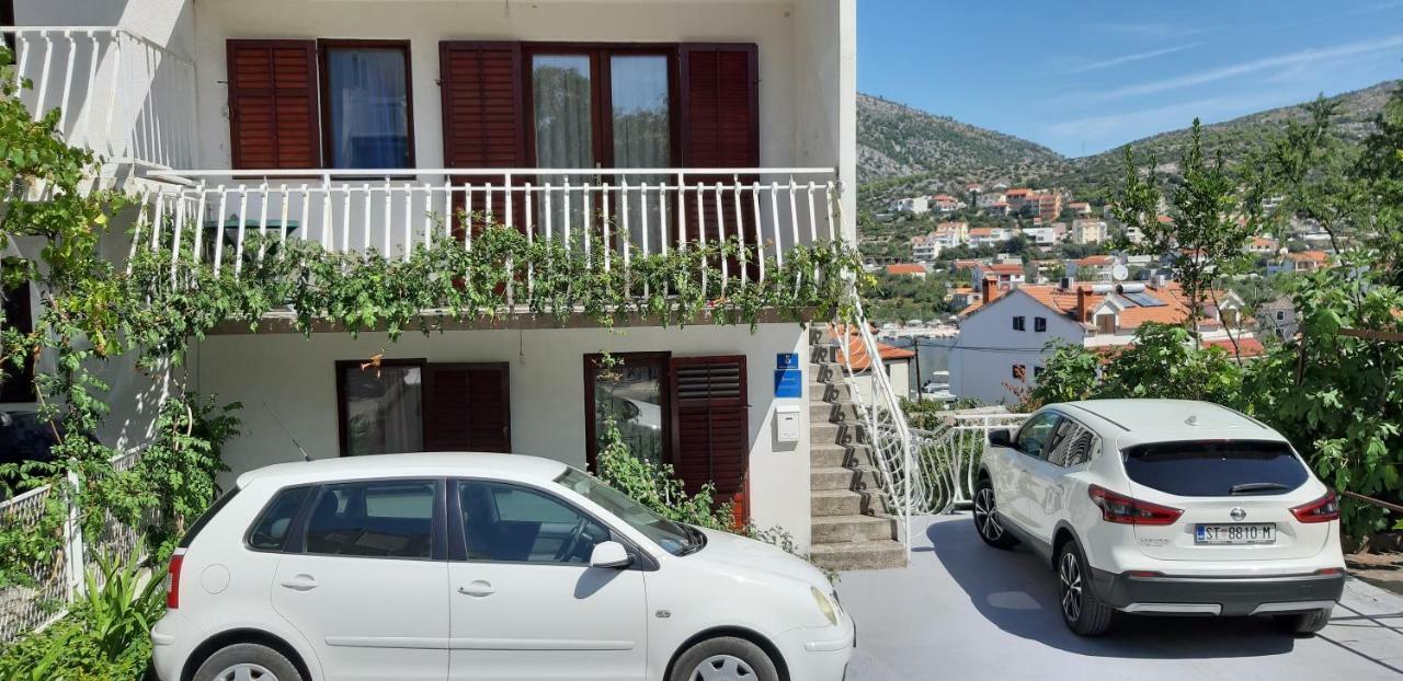 סגט ווראנייצה Apartmani I & J Seric מראה חיצוני תמונה